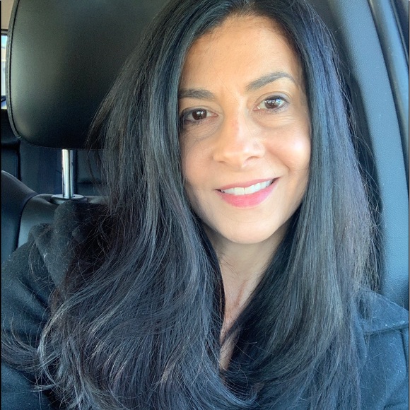 Meet your Posh Ambassador, Susan 💜 - Picture 1 of 5